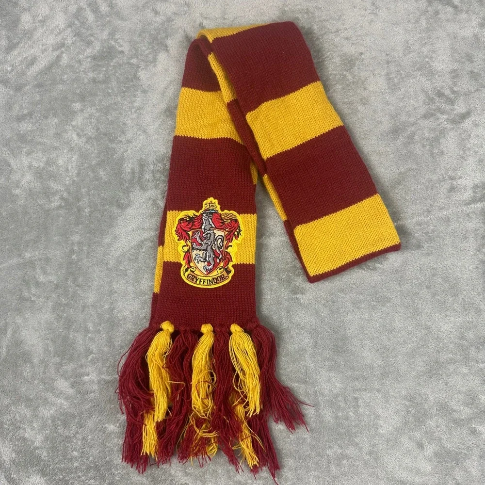 Harry Potter Gryffindor Beanie Hat Scarf Set Pom Pom Winter Knit - Picture 5 of 5